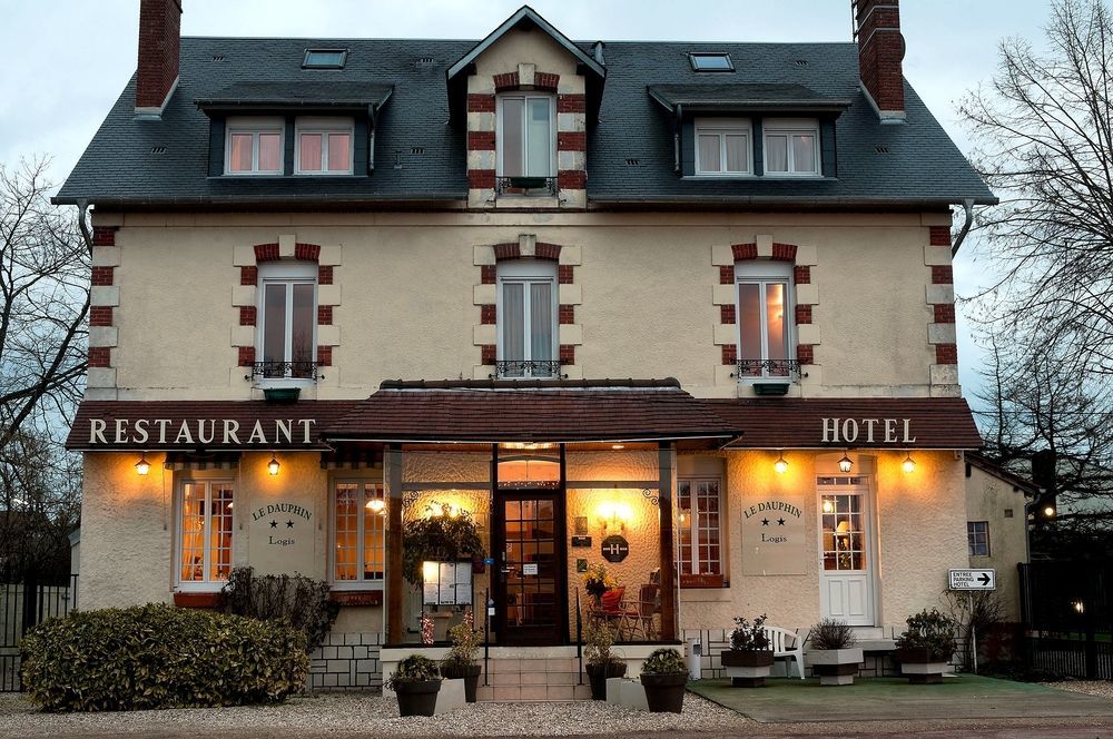 Logis Hotels Restaurant Le Dauphin 살브리스 외부 사진